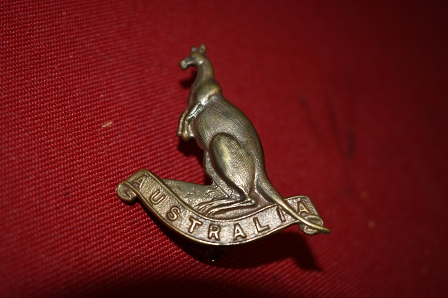 KINGS COLONIAL SQUADRON HAT BADGE AUSTRALIA-SOLD